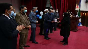 آیین بزرگداشت روز پرستار و تجلیل از نمونه های کشوری و استانی حوزه پرستاری دانشگاه علوم پزشکی استان سمنان1400.09.22(گالری اول)